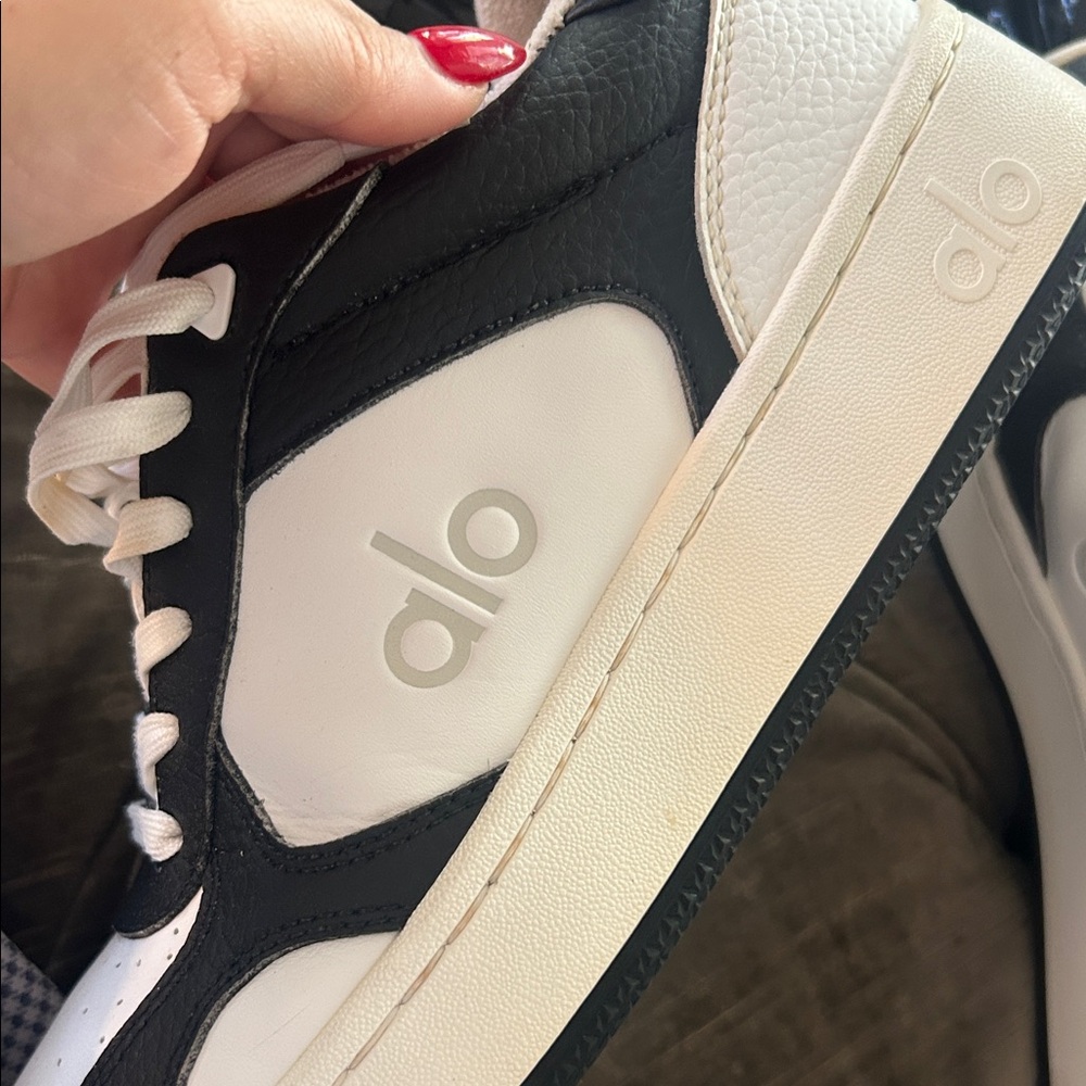 ALO Yoga Mens Recovery Black and White Sneakers 8.5 - Picture 12 of 16